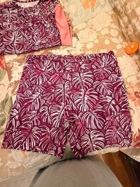 UV SKINZ 2XL RASHGUARD AND SWIM SHORT SET COLOR MAROON NWOT